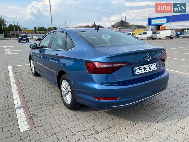 Седан Volkswagen Jetta 2020 в Чернівцях