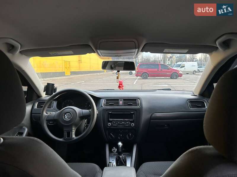 Седан Volkswagen Jetta 2013 в Кропивницькому