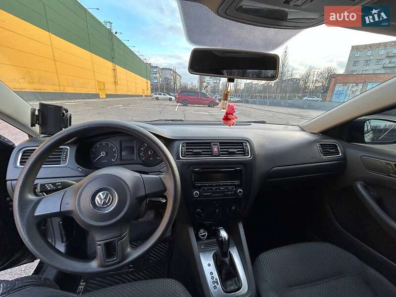 Седан Volkswagen Jetta 2013 в Кропивницькому