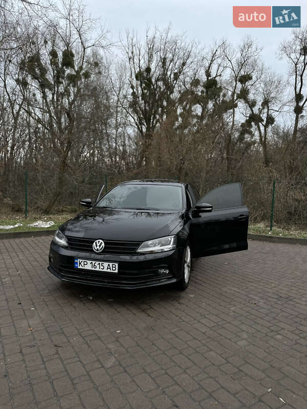 Седан Volkswagen Jetta 2015 в Києві