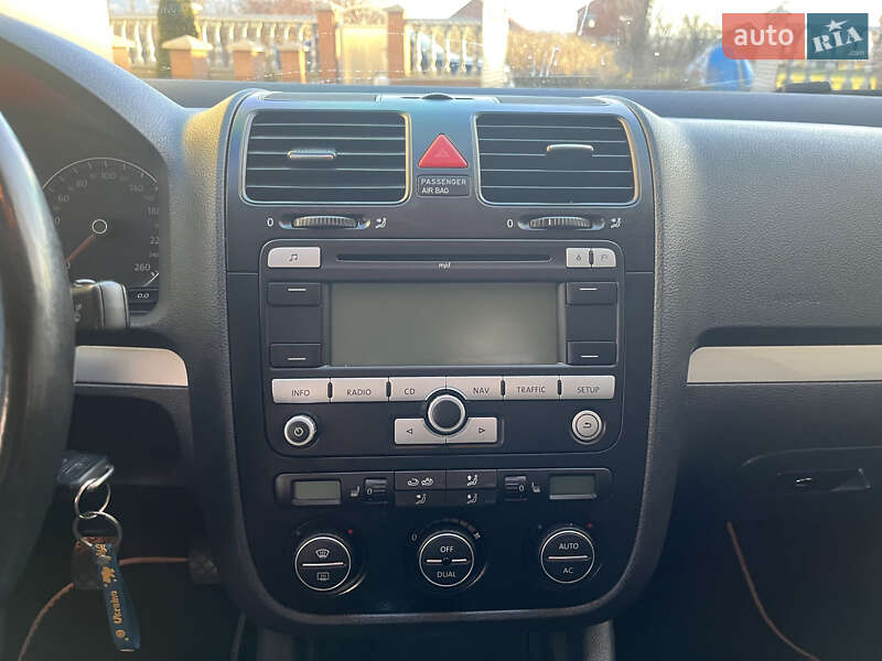Седан Volkswagen Jetta 2008 в Іршаві