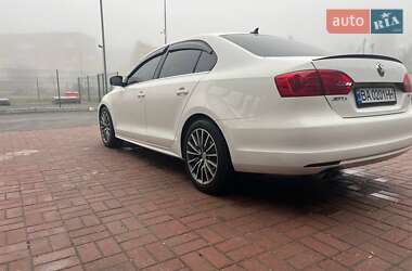 Седан Volkswagen Jetta 2013 в Знаменке