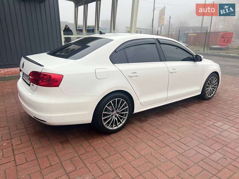 Седан Volkswagen Jetta 2013 в Знаменке