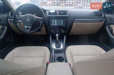 Седан Volkswagen Jetta 2014 в 