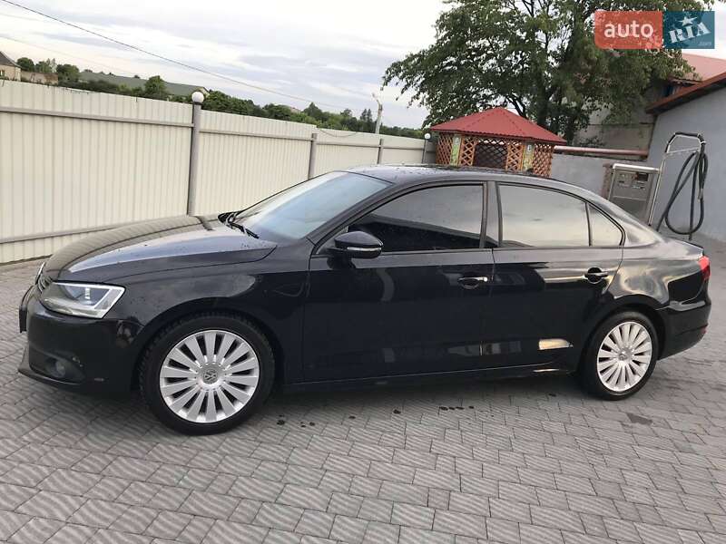 Седан Volkswagen Jetta 2011 в Рогатине