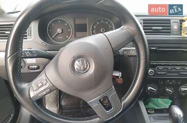 Седан Volkswagen Jetta 2014 в Львове