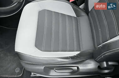 Седан Volkswagen Jetta 2012 в 