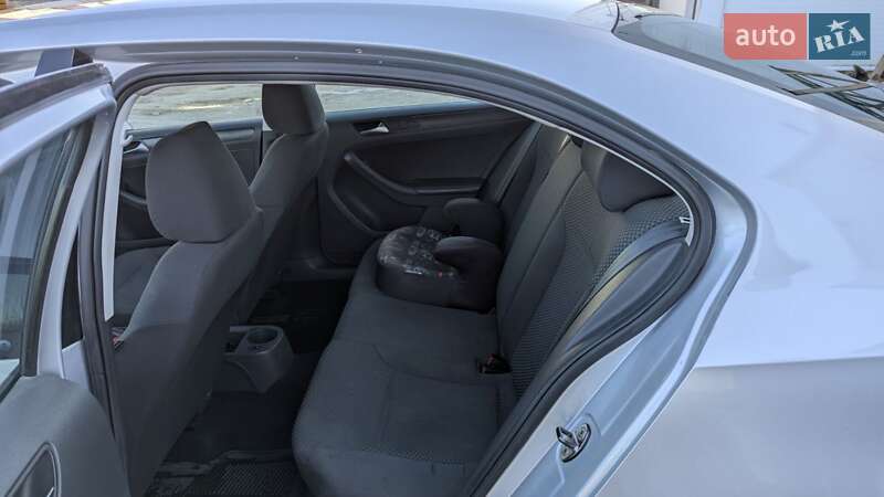 Седан Volkswagen Jetta 2012 в Іллінцях