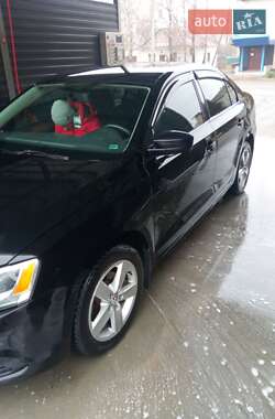 Седан Volkswagen Jetta 2013 в 