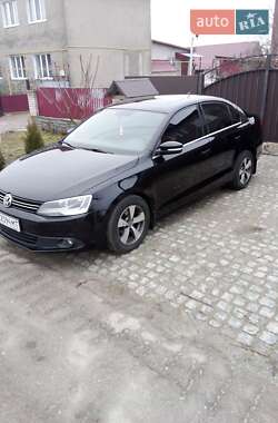 Седан Volkswagen Jetta 2012 в Коростишеві