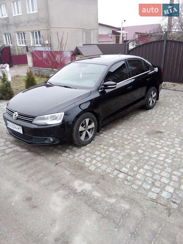 Седан Volkswagen Jetta 2012 в Коростышеве