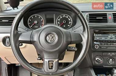 Седан Volkswagen Jetta 2012 в Житомире