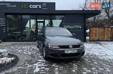 Седан Volkswagen Jetta 2011 в Львові