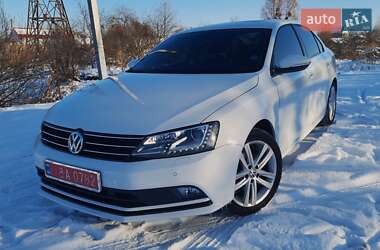 Седан Volkswagen Jetta 2015 в Житомирі