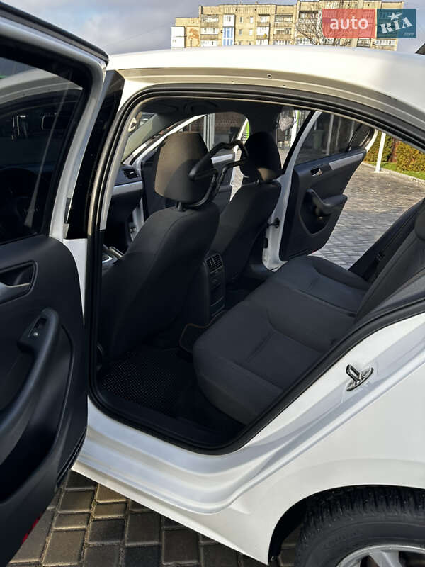 Седан Volkswagen Jetta 2012 в Кропивницькому