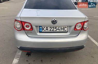 Седан Volkswagen Jetta 2008 в Києві