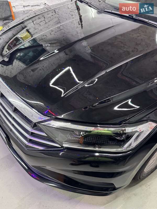 Седан Volkswagen Jetta 2020 в Львове