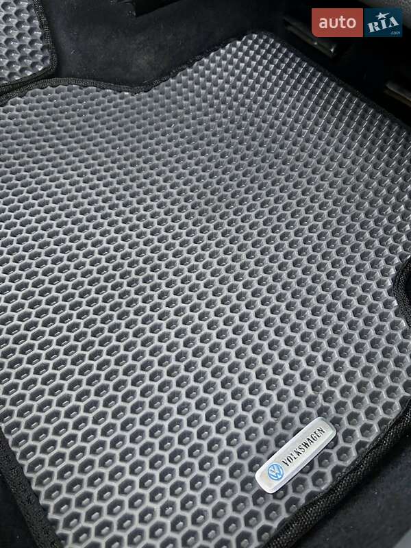 Седан Volkswagen Jetta 2013 в Новомосковске