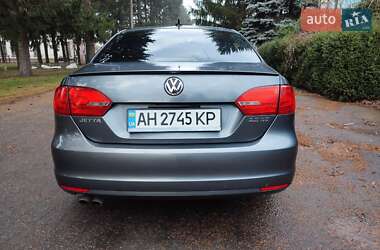 Седан Volkswagen Jetta 2011 в Умані