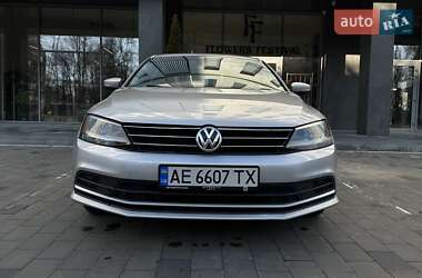 Седан Volkswagen Jetta 2016 в Дніпрі