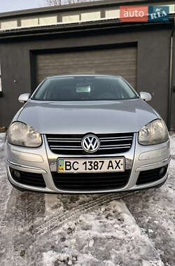 Седан Volkswagen Jetta 2006 в Львові