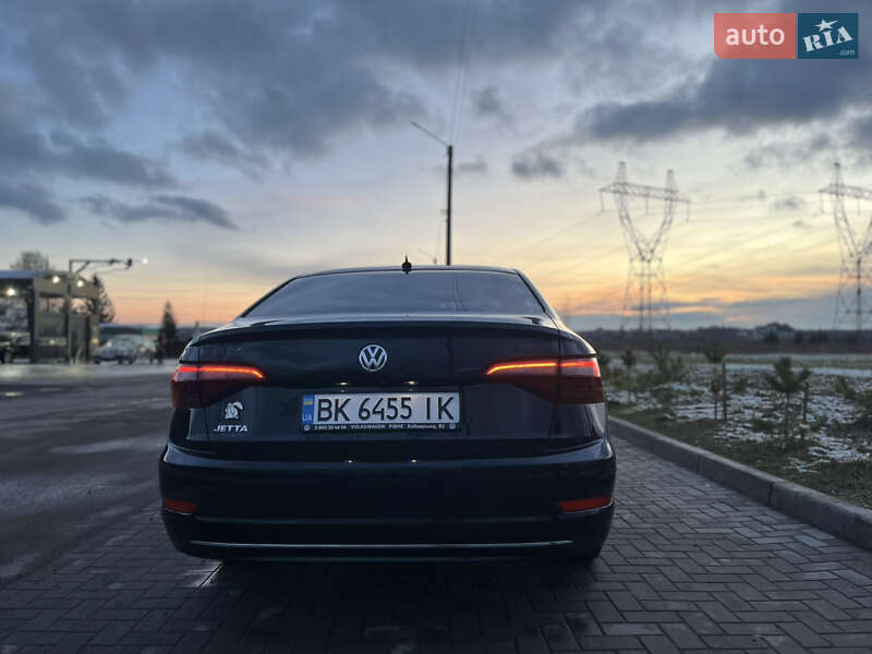 Седан Volkswagen Jetta 2018 в Рівному