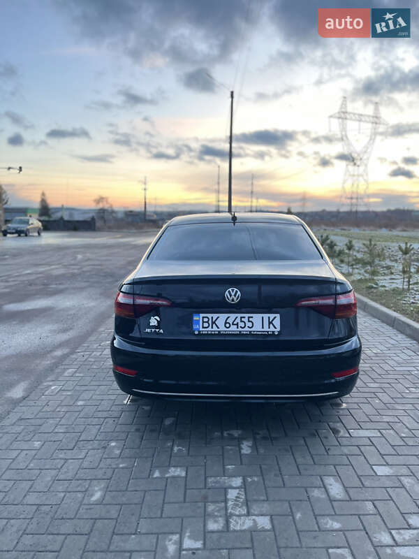 Седан Volkswagen Jetta 2018 в Рівному