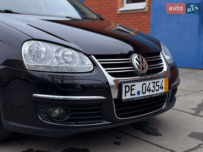 Седан Volkswagen Jetta 2009 в Лубнах