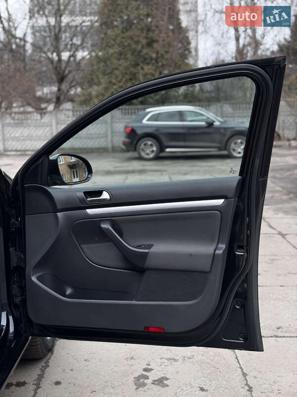 Седан Volkswagen Jetta 2009 в Лубнах