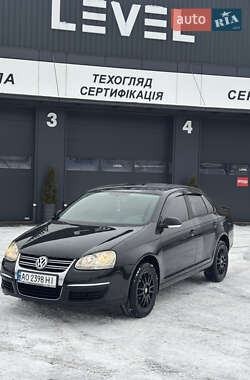 Седан Volkswagen Jetta 2006 в Хусте