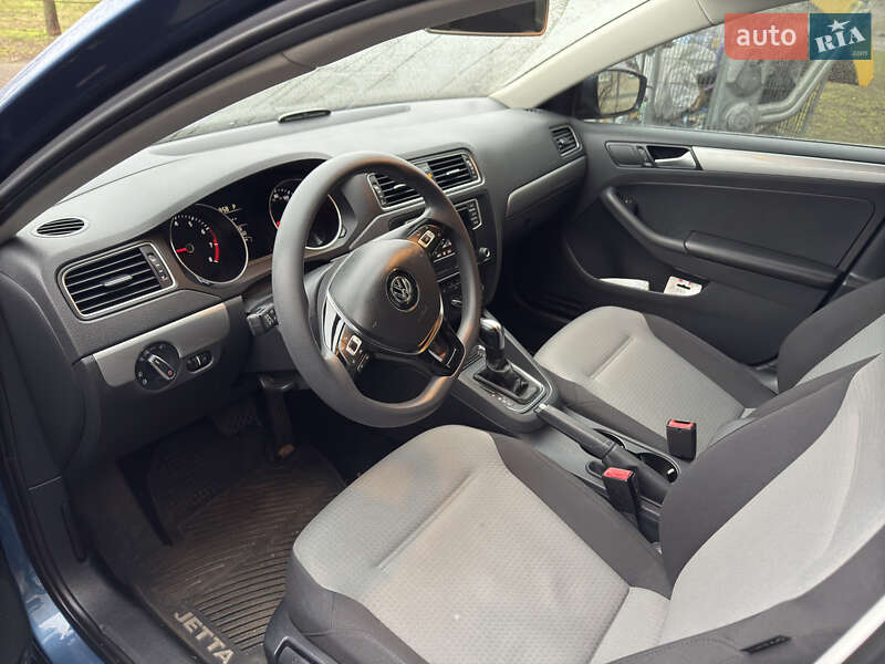 Седан Volkswagen Jetta 2016 в Киеве