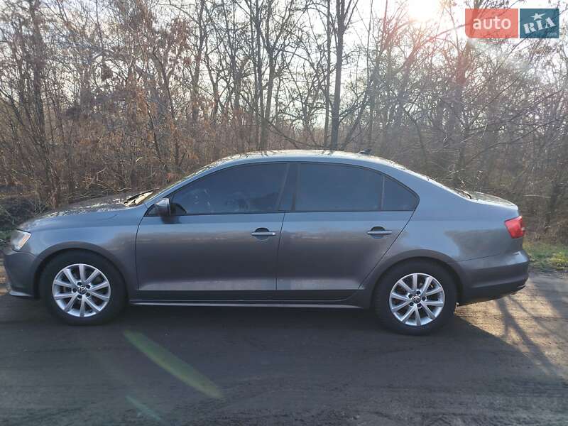 Седан Volkswagen Jetta 2015 в Долинской