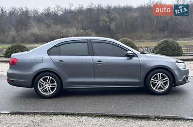 Седан Volkswagen Jetta 2012 в Днепре