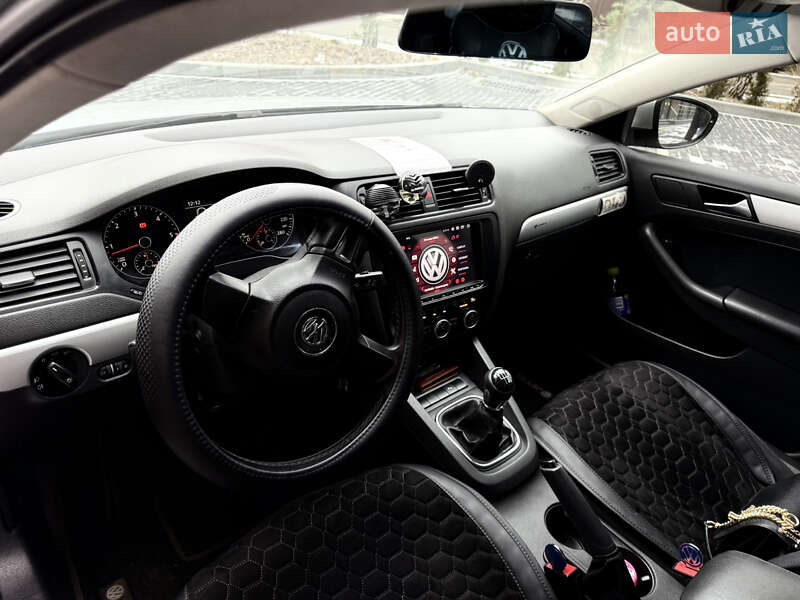 Седан Volkswagen Jetta 2012 в Полтаве
