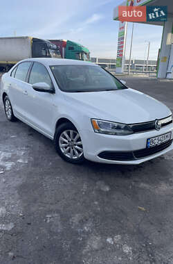 Седан Volkswagen Jetta 2013 в Львові