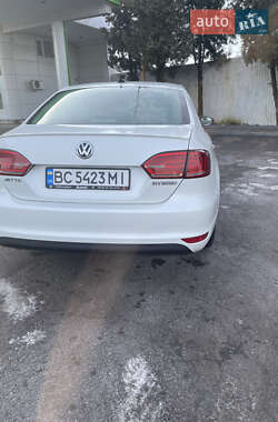 Седан Volkswagen Jetta 2013 в Львові