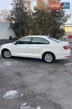 Седан Volkswagen Jetta 2013 в Львові