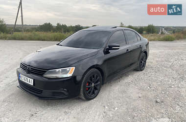 Седан Volkswagen Jetta 2012 в Дніпрі