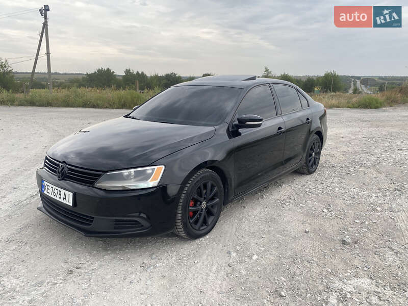 Седан Volkswagen Jetta 2012 в Днепре