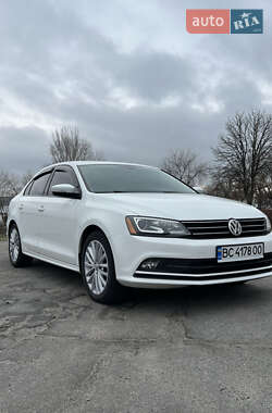 Седан Volkswagen Jetta 2015 в 