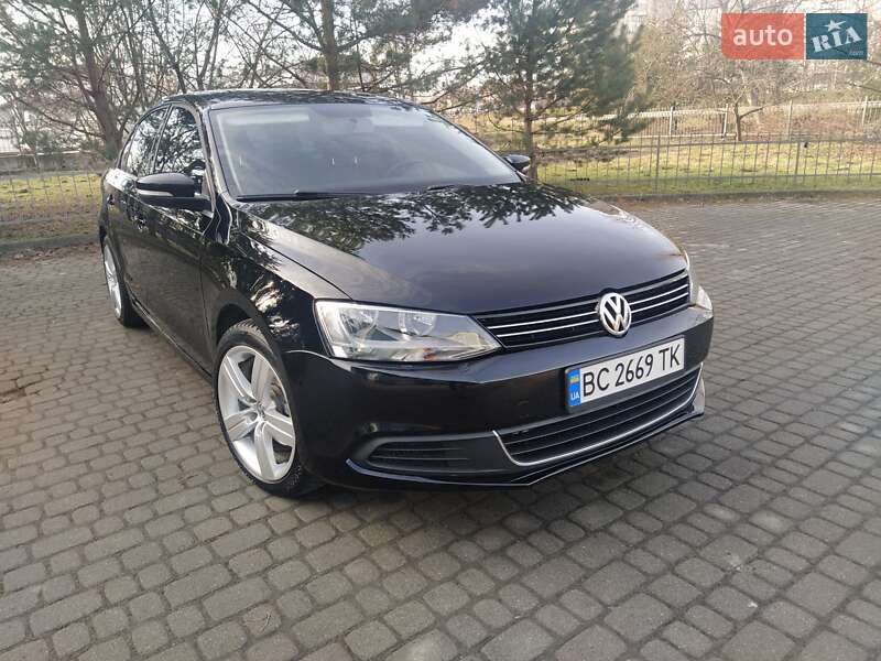 Седан Volkswagen Jetta 2014 в Львове