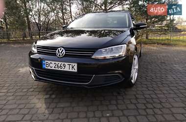 Седан Volkswagen Jetta 2014 в Львове