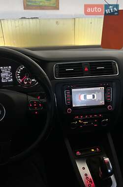 Седан Volkswagen Jetta 2011 в 