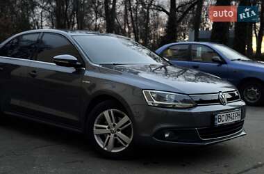 Седан Volkswagen Jetta 2013 в Львові