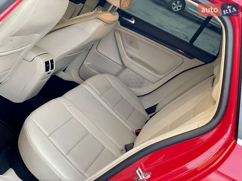 Універсал Volkswagen Jetta 2013 в Мукачевому