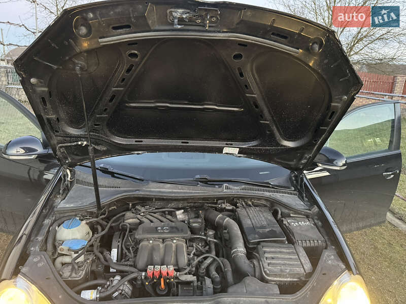 Седан Volkswagen Jetta 2006 в Надворной