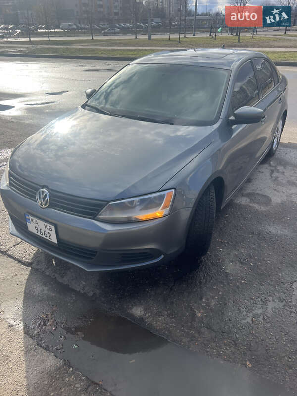 Седан Volkswagen Jetta 2011 в Харькове