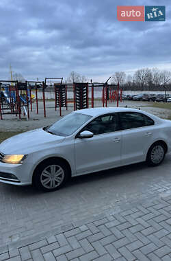 Седан Volkswagen Jetta 2016 в Киеве