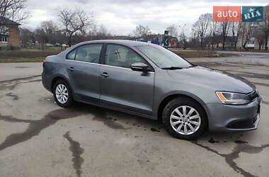 Седан Volkswagen Jetta 2013 в 