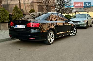 Седан Volkswagen Jetta 2010 в Одесі